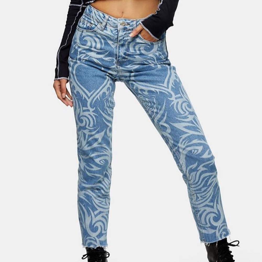 *NWT TOPSHOP LASER PRINT RAW HEM HIGH RISE CROP 30